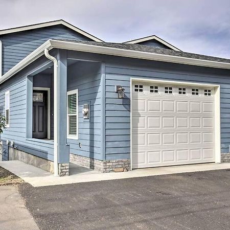 Modern Oregon Retreat W/ Deck, Hot Tub, Ocean View Depoe Bay Luaran gambar